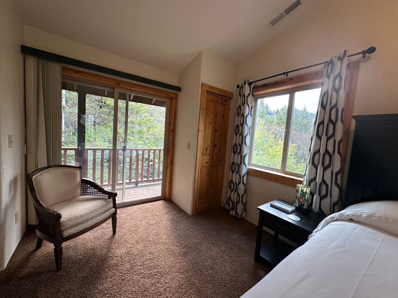 4 chambres, bureau, Wi-Fi gratuit, draps fournis