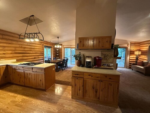 Cabin in the Mountains of Ashland