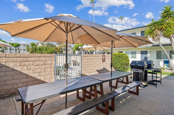 Condo, 1 Bedroom | Outdoor dining