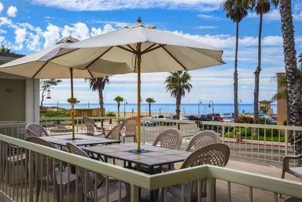 Condo, 1 Bedroom | Outdoor dining