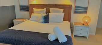 The Oceanaire, West Beach