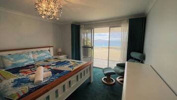 5 bedrooms, iron/ironing board, WiFi, bed sheets