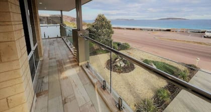 West Beach House Esperance