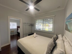 3 soverom, strykejern/-brett, wi-fi og sengetøy