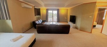 Emily St Escape Esperance