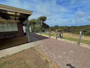 Property grounds - The Willow, West Beach (West Beach)