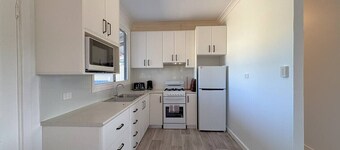 Sunny Hidden Cottage