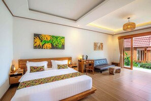 Dobbeltrom – deluxe | Minibar, safe på rommet, skrivebord og skrivebord for bærbar PC