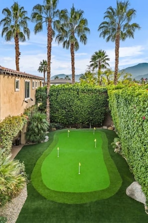 Property grounds - Indio 6BR Estate | Pool, Gym & Putting Green (Indio)
