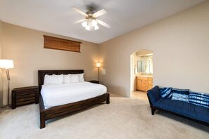 2 室のベッドルーム、アイロン / アイロン台、WiFi、ベッドシーツ