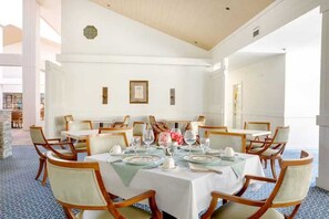 Dining - Fairway View Condo with Pool Spa Club (Palm Desert)