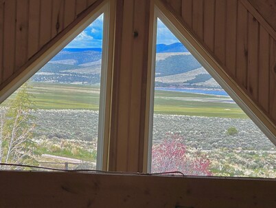 Charming Cabin~Near Fish Lake sleeps 16~On the Paiute ATV trail!