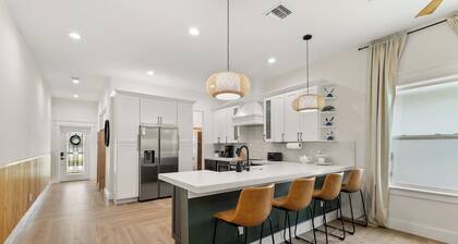 Peacock Palace*Brand New*Heat/Chill Pool*Golf*Gym*