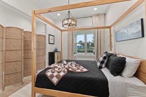 5 bedrooms, iron/ironing board, WiFi, bed sheets