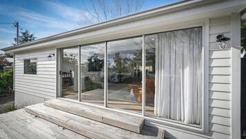 Deluxe House, Bay View | Terrace/patio