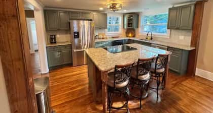 Historic 1905 Victorian Home in Dunnellon Rainbow River World Equestrian center