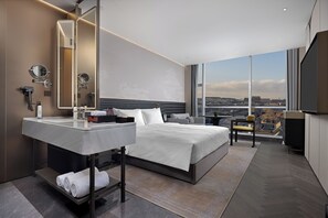Hutong View King Room | Free minibar items, soundproofing, free WiFi, bed sheets
