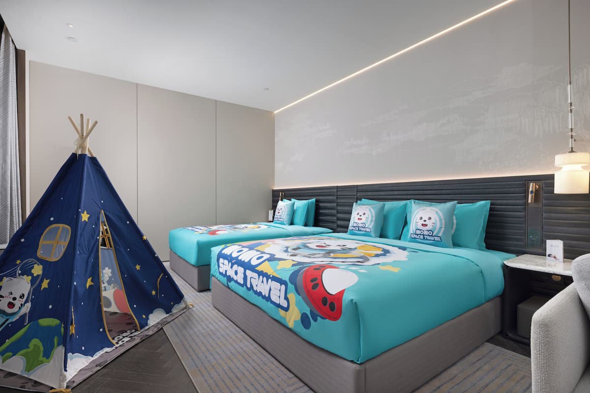 Minibar con artículos gratuitos, wifi gratis y ropa de cama