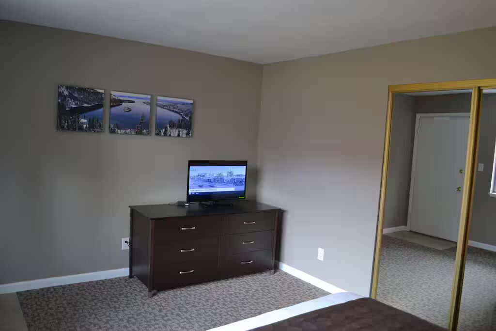 熨斗/熨衫板、Wi-Fi、床單