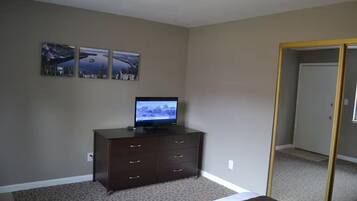 Fer et planche Ă repasser, Wi-Fi, draps fournis