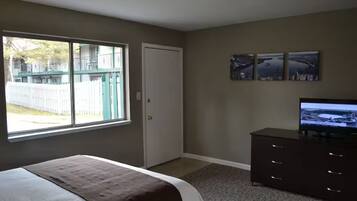 Fer et planche Ă repasser, Wi-Fi, draps fournis