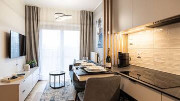 Kylskåp, ugn, spishäll och diskmaskin