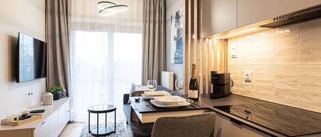 Kylskåp, ugn, spishäll och diskmaskin