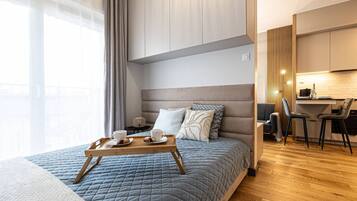 Iron/ironing board, free WiFi, bed sheets