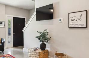 Interior - 114 W 22nd St - 1 bed (Bryan)