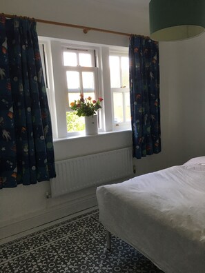4 Schlafzimmer, Bügeleisen/Bügelbrett, WLAN, Bettwäsche