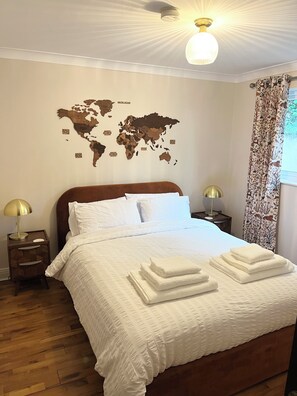 2 habitaciones, tabla de planchar con plancha, wifi y ropa de cama 