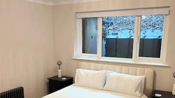 2 chambres, fer et planche à repasser, Wi-Fi, draps fournis