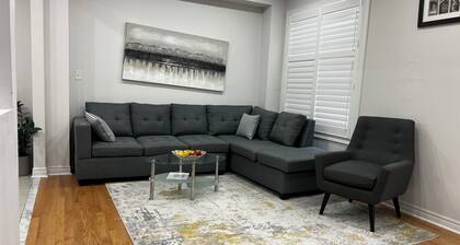 Entire Four bedroom house in Milton with Parking.