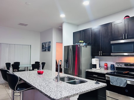 Microwave, oven, dishwasher. Your stop at MARION OAKS