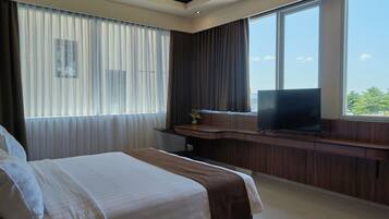 Deluxe Double Room | Desk, free WiFi, bed sheets