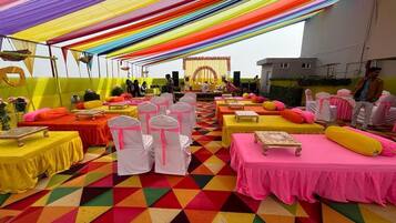 Daily buffet breakfast (INR 299 per person)