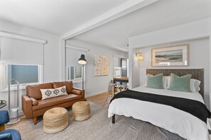 1 Schlafzimmer, Schreibtisch, Bügeleisen/Bügelbrett, Reisekinderbett