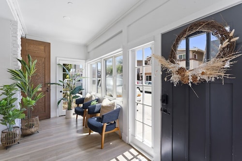 Luxe Balboa House!  5 Bedroom/5 Ensuite Bath! Peninsula Ferry Close!