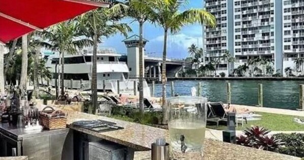 Bar (en el alojamiento)