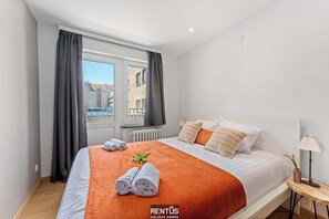 2 soverom, skrivebord, reiseseng for barn og wi-fi