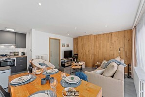 Télévision, lecteur de DVD, espaces bureaux