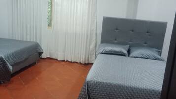 4 bedrooms, WiFi, bed sheets