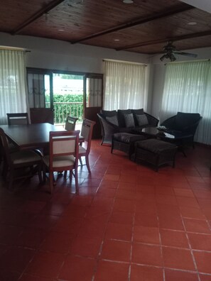 Dining - My home is your home. A place to relax or have fun in your own way. (La tebaida)