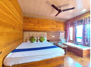 豪華雙人房, 湖景 | 客房內保險箱、書桌、隔音、免費無線上網