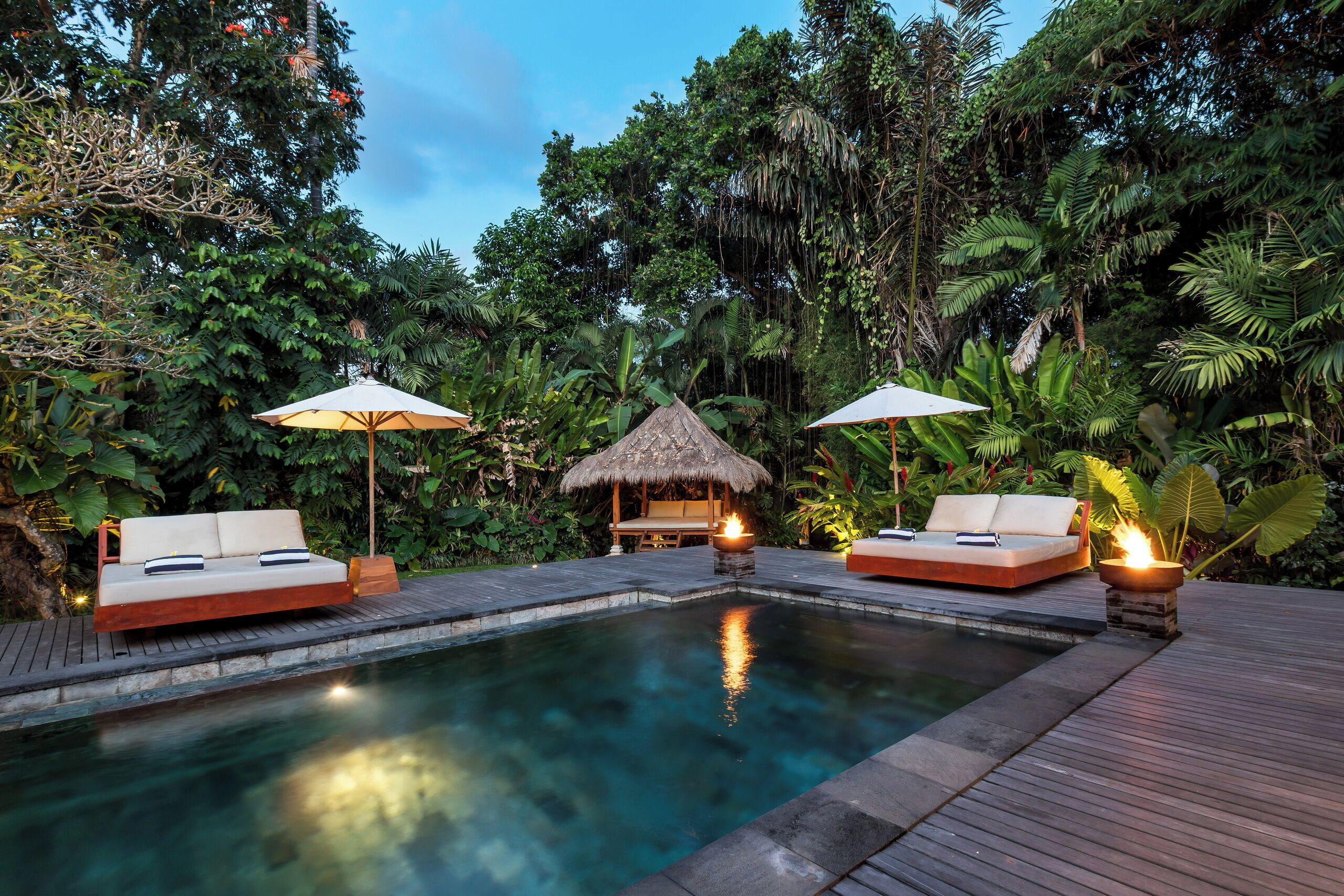 Kolam renang outdoor