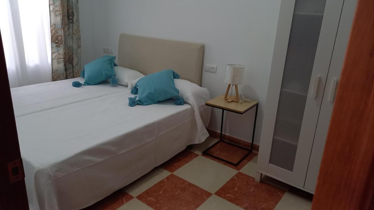 3 makuuhuonetta, silitysrauta/-lauta, Wi-Fi, vuodevaatteet