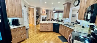 Spacious & Pristine 5 Bedroom 4 Bath Home on 5 Acres