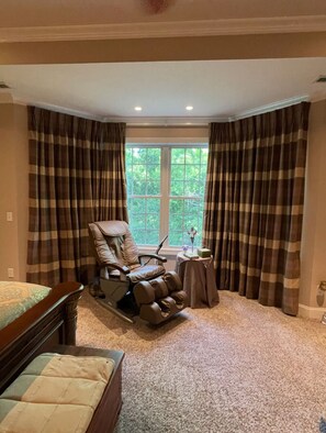 5 bedrooms, desk, iron/ironing board, free WiFi