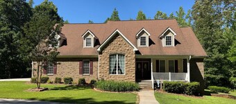 Spacious & Pristine 5 Bedroom 4 Bath Home on 5 Acres