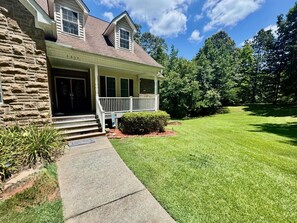 Exterior - Spacious & Pristine 5 Bedroom 4 Bath Home on 5 Acres (Trinity)